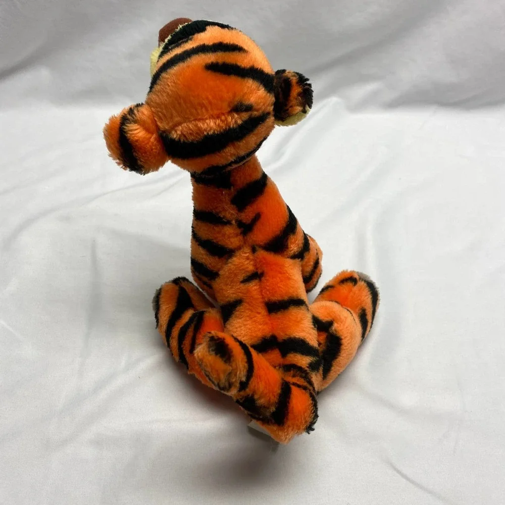 Disneyland Walt Disney World Tigger plush toy 10